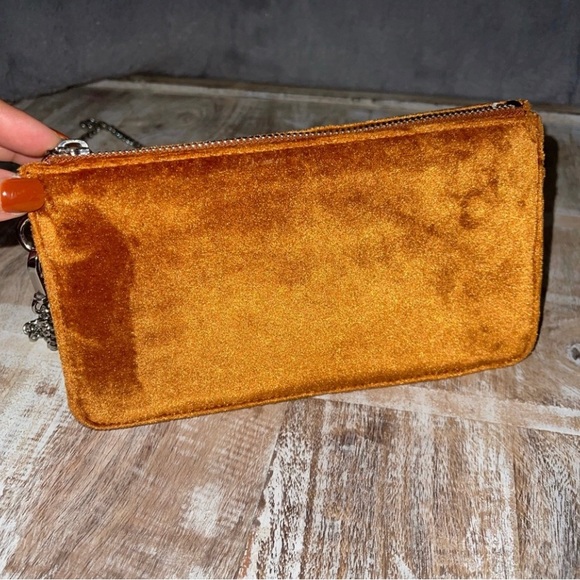 Urban Outfitters Velvet Crossbody - Picture 3 of 8
